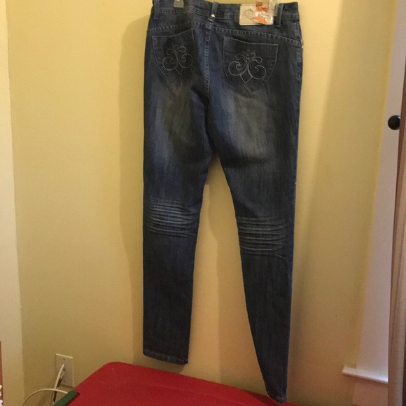 Jeans - Picture 2 of 2